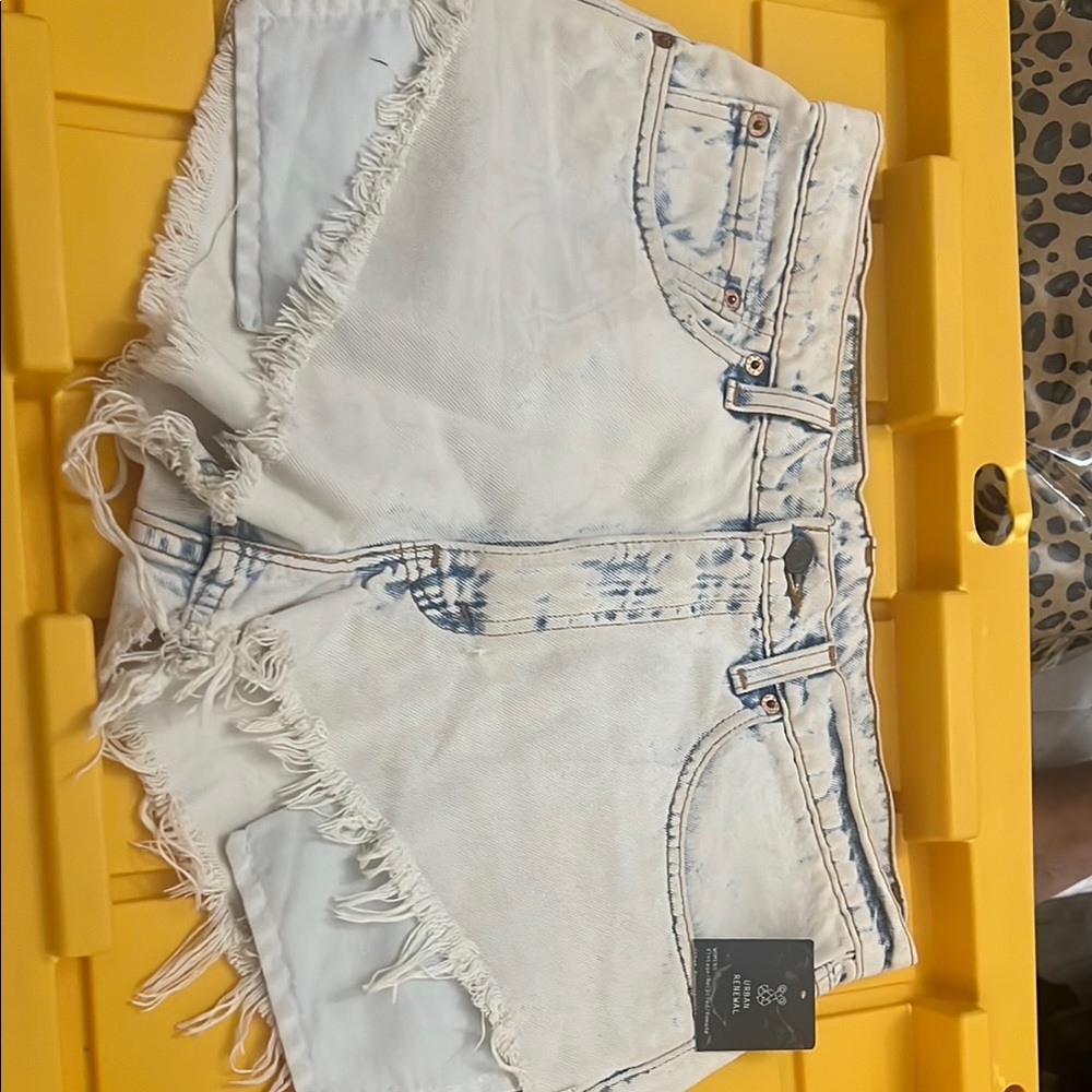 Levi's White Jean Shorts Frayed Hem Casual